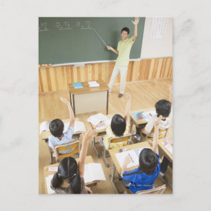 Cartão Postal Estudantes do ensino fundamental na escola