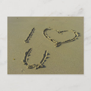 Cartão Postal Eu te amo. Areia de praia escrevendo
