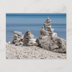 Cartão Postal EUA, Michigan. Torres de Pedra na Praia