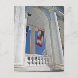Cartão Postal EUA, VA, Arlington. Bandeiras americanas estão pen