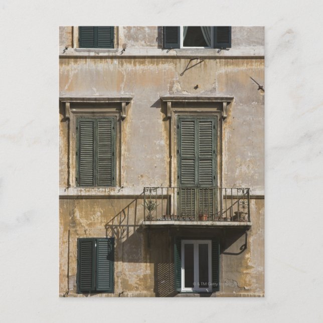 Cartão Postal fachada do edifício com uma varanda e obturada (Frente)