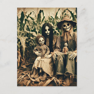 Cartão Postal Família assustadora Scarecrow na foto horror de co