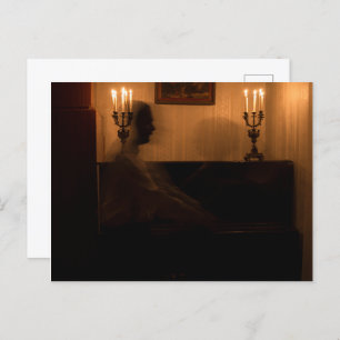 Cartão Postal Fantasmas horrorosos na sala, casal dançante