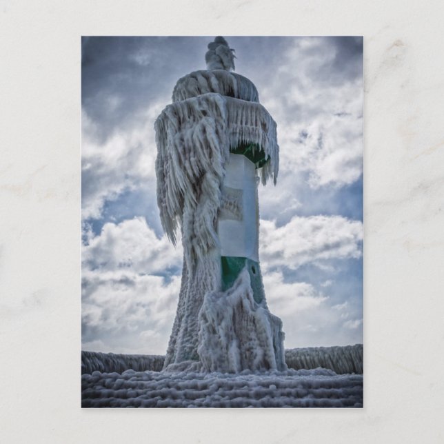 Cartão Postal Farol congelado em terra do mar Báltico (Frente)