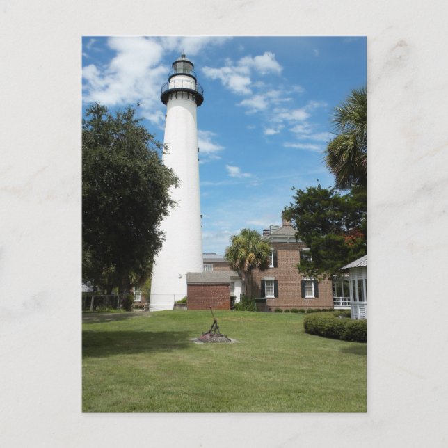 Cartão Postal Farol contra um céu do verão (Frente)