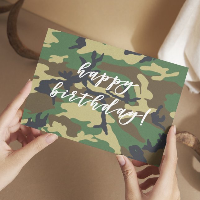 Cartão Postal Feliz aniversário Woodland Militairy Camo Impressã (Criador carregado)