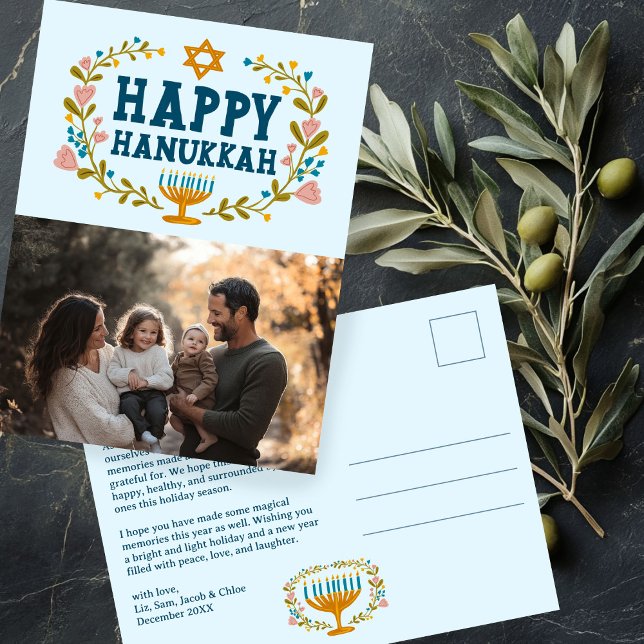 Cartão Postal FELIZ HANUKKAH Coroa Floral Menorah FOTO Personali (HAPPY HANUKKAH Floral Wreath Menorah Custom PHOTO Postcard
)