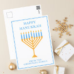 Cartão Postal Feliz Hanukkah Cute Personalizável Menorah<br><div class="desc">Cartão postal feliz e personalizado para Hanukkah para uma família judia ou uma festa Chanukah com sinagoga. Personalize com seu próprio sobrenome ou informações de grupo em azul sob a bonito menorah azul e dourada.</div>