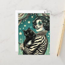 Feliz Mulher-Palhaço de Circo e um gato preto