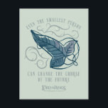 Cartão Postal Fellowship Elven Brooch Quote Graphic<br><div class="desc">Celebrate the Fellowship with this elegant, Lord of the Rings™ Elven brooch design. Featuring a beautifully detailed leaf carried on swirling Elvish vines, the artwork symbolizes the connection between those entrusted with the protection of Middle-Earth™. The meaningful quote, “Even the smallest person can change the course of the future, ”...</div>