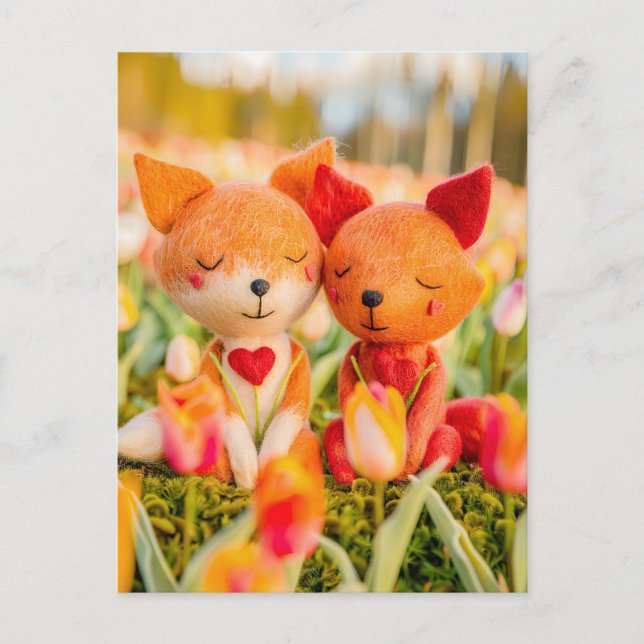 Cartão Postal Felt Fox Casal em Campo de Tulip (Frente)
