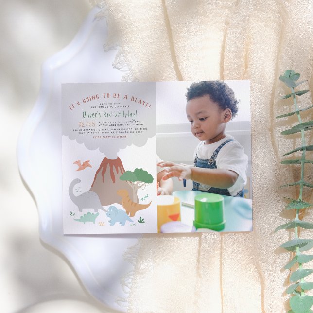 Cartão Postal Festa de Aniversário de Menino com Dinossauro e Vu (Criador carregado)