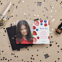 Cartão Postal Festa de aniversário de morango, temas de berries 