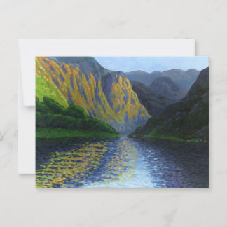 Cartão Postal Fjord norueguês se aproximando do pôr do sol