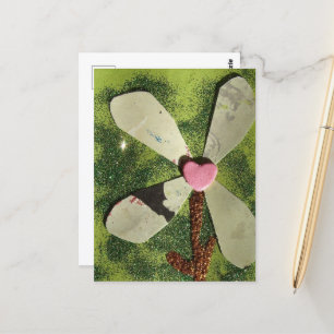 Cartão Postal Flor mista com centro de coração rosa