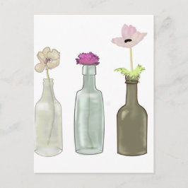 Cartão Postal flores em garrafas de vidro. Pastel