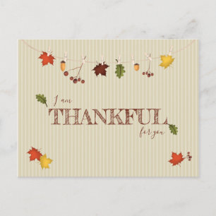 Cartão Postal Folhas de outono na linha de fechamento