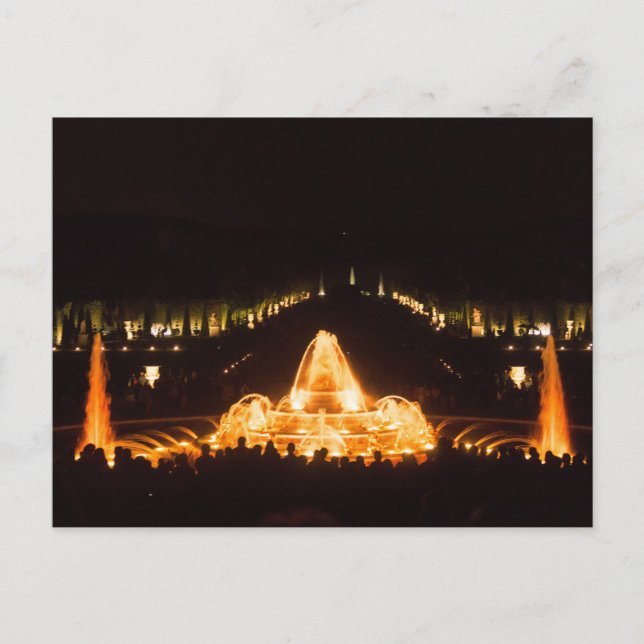 Cartão Postal Fonte iluminada em Versalhes à Noite (Frente)