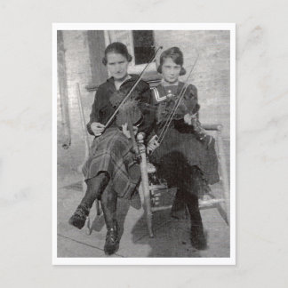 Cartão Postal Foto antiga de duas mulheres com violinos