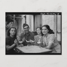 Cartão Postal Foto antiga de pessoas comendo sorvete