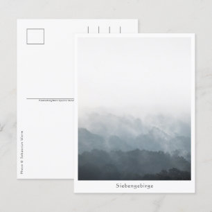 Cartão Postal Foto da Foggy Forest Nature