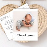 Cartão Postal Foto de bebê com tipografia simples - Obrigado<br><div class="desc">Simples Tipografia Mínima Moderna Mole Foto De Bebê Recém-Nascida Obrigado Cartão-Postal. Apresenta um bonito texto "obrigado você" em uma fonte de tipografia de tipo serif muito ousada, em preto e branco. No lado inverso, mensagem pessoal pré-feita. Excelente para bebê ou menina. Fácil de personalizar com sua foto de bebê e...</div>