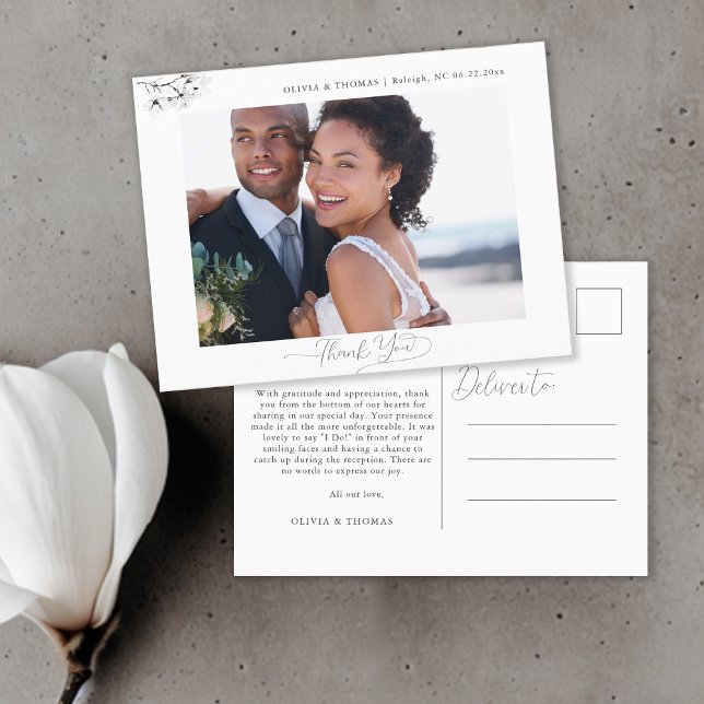 Cartão Postal Foto de Casamento Branco Magnolia Black - Obrigado (Magnolia Wedding Photo Thank You Postcard Black and White Modern Classic Elegant Chic)