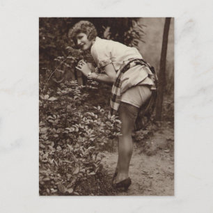 Cartão Postal Foto de menina escalada Vintage