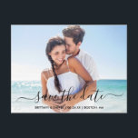 Cartão Postal Foto De Script De Tendência Moderna Salvar A Data<br><div class="desc">Cartão-postal de Anúncio do Casal de Script de Tendy Calliografia Moderna Salva o Noivado de Data</div>