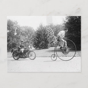 Cartão Postal Foto de Vintagem de Motocicletas em Velocipede e P