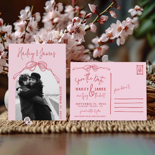 Cartão Postal Foto do Arco PINK Desenhado à Mão Casamento Salve  (Cute pink & Red quirky modern trendy hand drawn bow retro arch photo wedding save the date postcard)