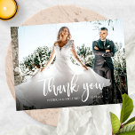 Cartão Postal Foto Elegante Calliografia Casamento Obrigado<br><div class="desc">Cartões de agradecimento do Elegant White Script</div>