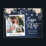 Cartão Postal Foto instantânea madeira cor-de-rosa azul Floral S<br><div class="desc">Script De Pincel Moderno,  Estilo De Câmera Instantânea,  Foto De Casal Salva O Cartão-Postal De Anúncio Do Noivado De Foto - Madeira Azul Rústica Do País,  Luzes De Cordas. Inclui o Floral Azul-Cor-de-Água,  cor-de-rosa,  com rosas e verde botânico.</div>