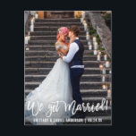 Cartão Postal Foto Moderna Que Nos Casamos Escrito De Pincel<br><div class="desc">Cartão-postal do Anúncio de Elopement Casado com o Script de Pincel Moderno</div>