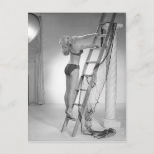 Cartão Postal Foto negra e branca da menina Bikini