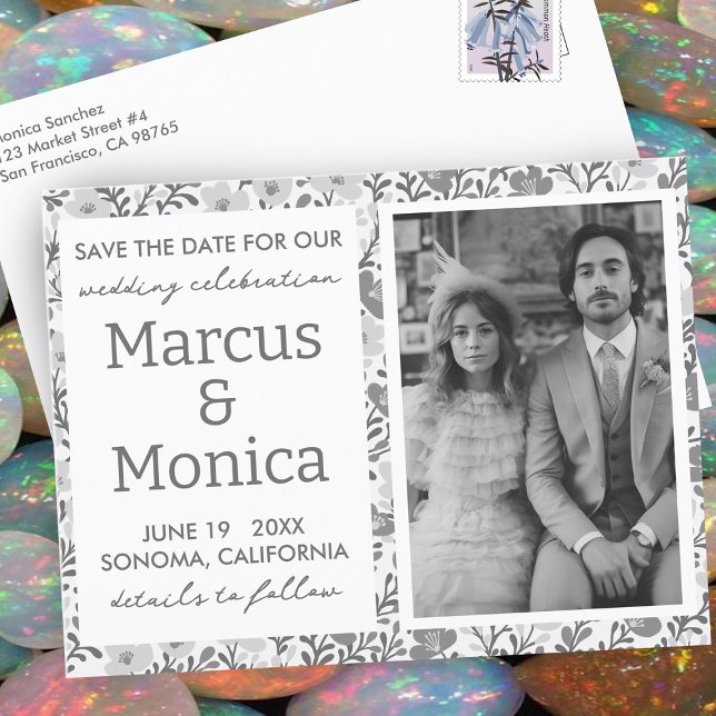 Cartão Postal Foto personalizada da Wildflower Vines Salvar data (Wildflower Vines Custom Photo Save the Date Postcard
Black and White Minimal Simple Boho Chic)