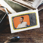 Cartão Postal Foto personalizada no estilo de arte do Pop da TV<br><div class="desc">Um gráfico fotográfico de uma televisão amarela vintage está pronto para ser personalizado com sua foto. Crie o seu próprio cartão postal personalizado com um estilo pop de arte divertido. O reverso é vazio para você escrever em sua própria mensagem.</div>