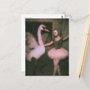 Cartão Postal Fotografia Falsa Vintage de Bailarina Surreal e Ci