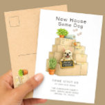 Cartão Postal French Bulldog New House Moving Announcement<br><div class="desc">Announce your move with this adorable French Bulldog moving announcement card featuring a cute Frenchie puppy peeking out of stacked moving boxes holding a “We’ve Moved” sign. The soft watercolor illustration and cozy packing details make this design perfect for dog lovers sharing their new home with friends and family. Personalize...</div>