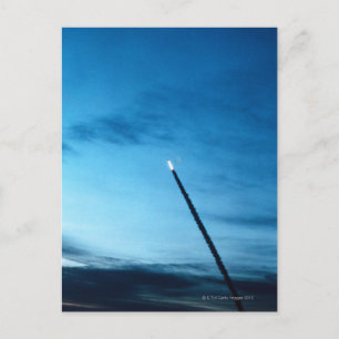 Cartão Postal Fumaça Por Trás De Um Ônibus Espacial