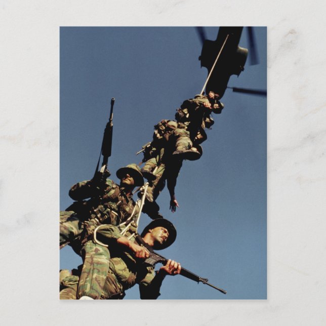 Cartão Postal Fuzileiros navais em um SPIE RIG. um dispositivo d (Frente)