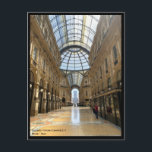 Cartão Postal Galleria Vittorio Emanuele arcade - Milão, Itália<br><div class="desc">A Galleria Vittorio Emanuele II é o mais antigo shopping italiano de compro ativo e liga a Catedral de Duomo ao Teatro Alla Scala, dois dos mais famosos marcos de Milão. Mesmo que não se rico de comprar, vale a pena visitar o arco de um ponto de vista arquitetônico. O...</div>