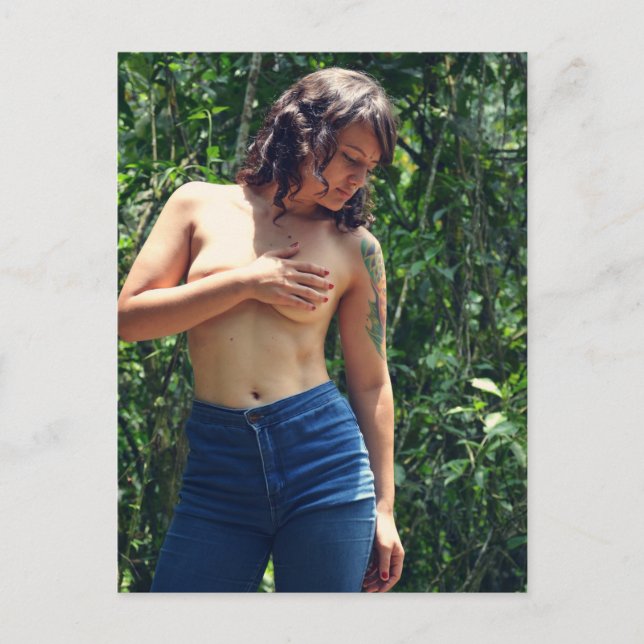 Cartão Postal Garota da Natureza foto ao ar livre (Frente)