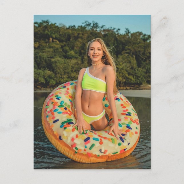 Cartão Postal Garota de Biquíni Fofo (Frente)