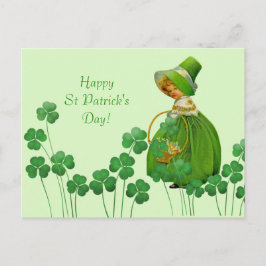 Cartão Postal Garota Escolhendo Dia de São Patrício de Shamrocks