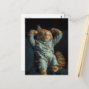 Cartão Postal Gatinho Ruivo Sonolento e Divertido de PJs