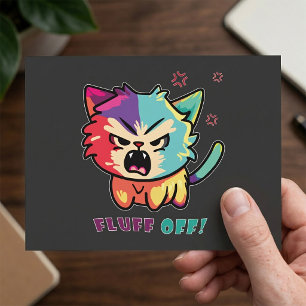 Cartão Postal Gato fofo e zangado assobiando Deixe-me em paz.