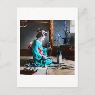 Cartão Postal Geisha Arranjando Flores Iris Vintage Antigo Japão