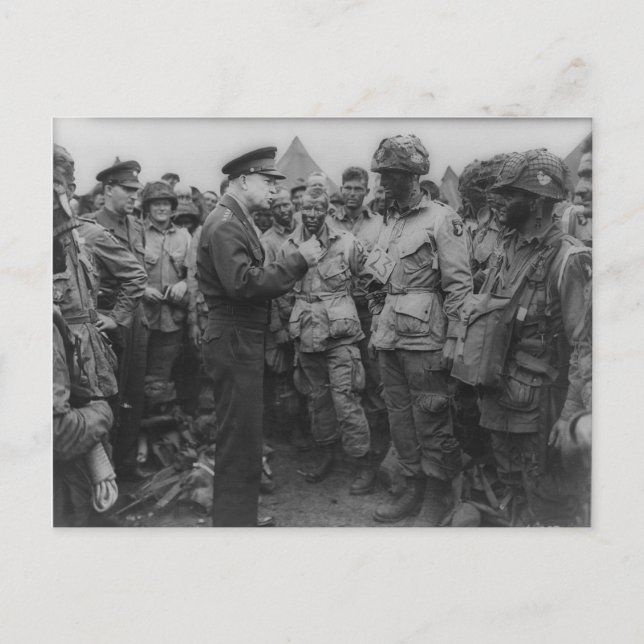 Cartão Postal General Dwight D. Eisenhower com Paratroopers (Frente)