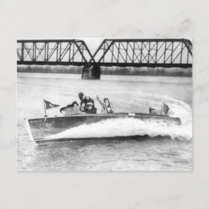 Cartão Postal Glamor Girls in Speed Boat